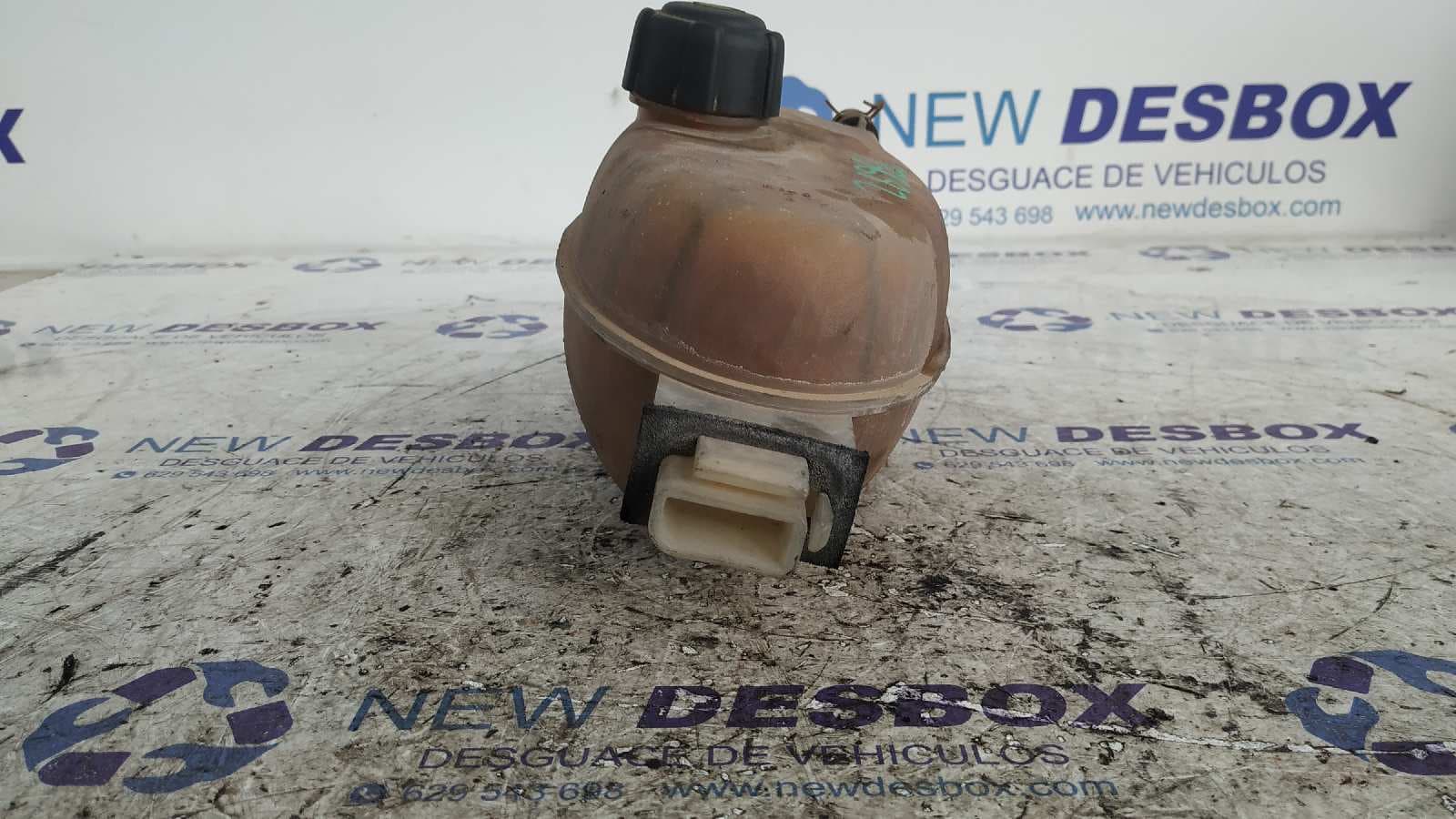 Recambio de DEPOSITO EXPANSION para RENAULT TRAFIC COMBI (AB 4.01) 6 - plazas (L2H1) acristalado parcial 2,9t   Combi largo F9QU7 referencia OEM IAM 7700312900   - BLANCO 3