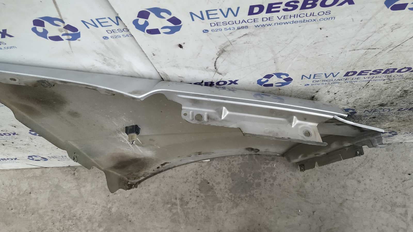 Recambio de ALETA DELANTERA IZQUIERDA para RENAULT TRAFIC COMBI (AB 4.01) F9QU7 referencia OEM IAM    - BLANCO 3