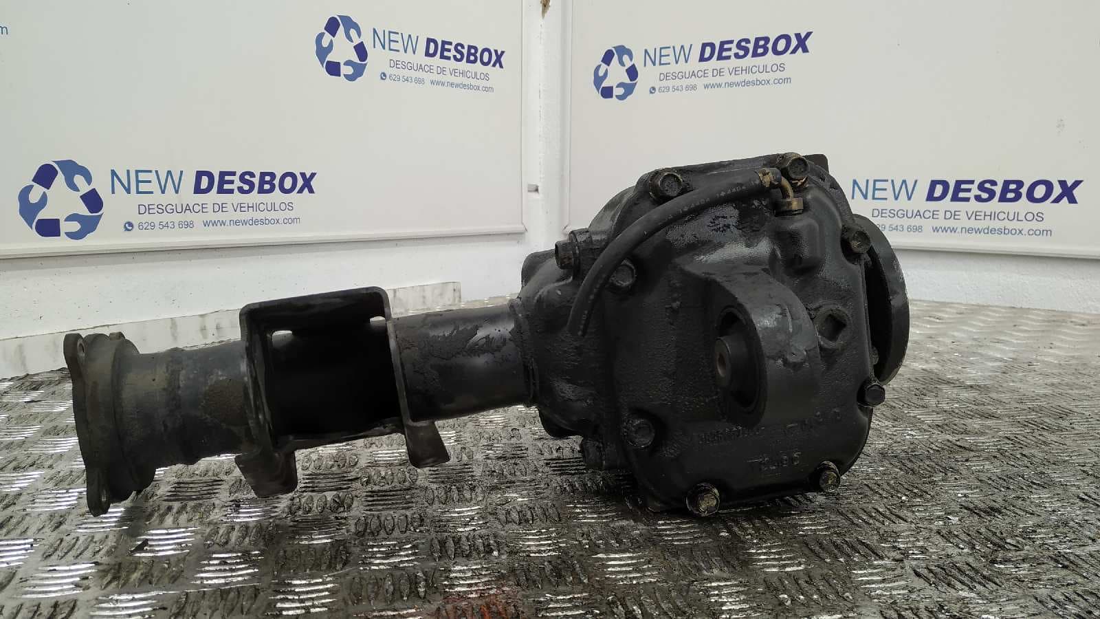 Recambio de DIFERENCIAL DELANTERO para NISSAN TERRANO (WD21) 2.7 TD TD27T referencia OEM IAM 38511G23007   - BLANCO 3