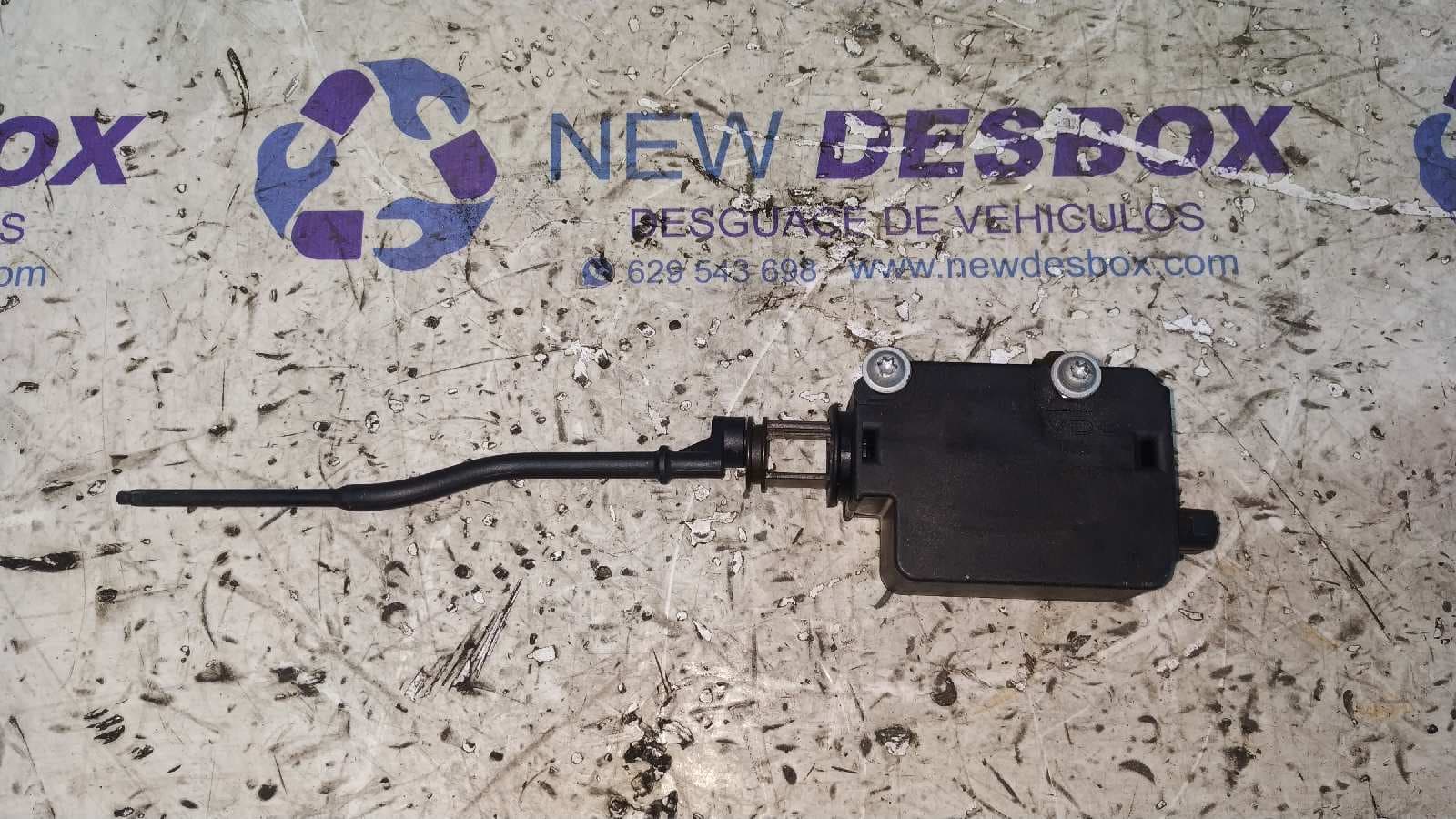 Recambio de MOTOR TAPA COMBUSTIBLE para BMW SERIE 3 BERLINA (E46) 3.0 24V Turbodiesel CAT M57 referencia OEM IAM 8372240   - GRIS 2