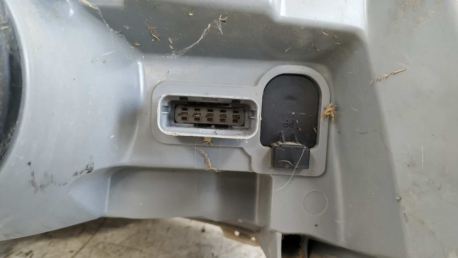 Recambio de FARO DERECHO para RENAULT MASTER II PH. 2 DOKA/PR. FGST Chasis  Batalla 3578 mm G9U754 referencia OEM IAM 085511149R   - NEGRO 4