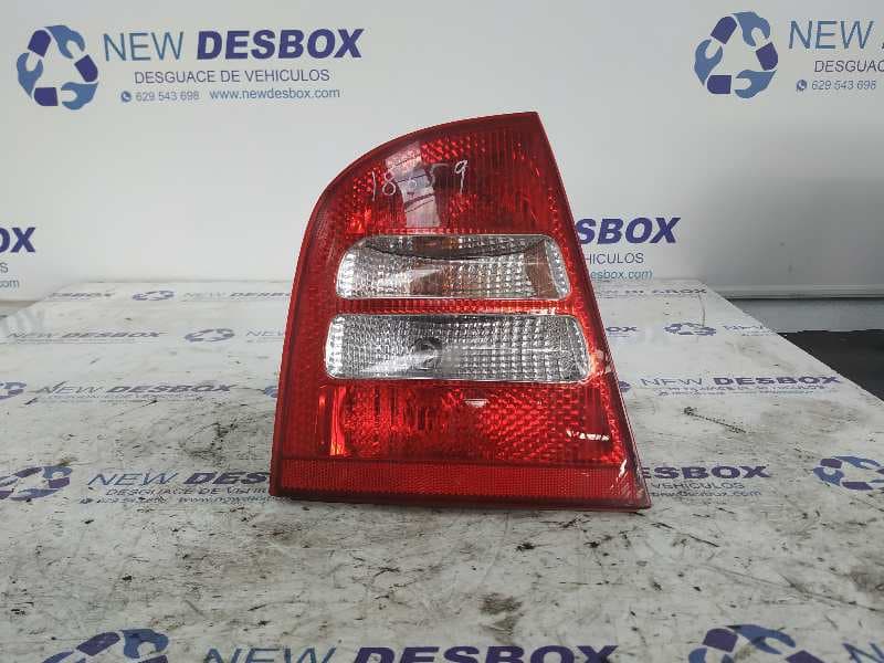Recambio de PILOTO TRASERO IZQUIERDO para SKODA OCTAVIA BERLINA (1U2) Ambiente ALH referencia OEM IAM 1U6945257   - VERDE