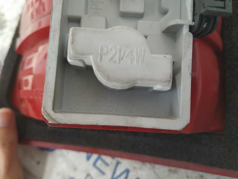 Recambio de PILOTO TRASERO IZQUIERDO para SKODA OCTAVIA BERLINA (1U2) Ambiente BFQ referencia OEM IAM 1U6945257   - AZUL 4