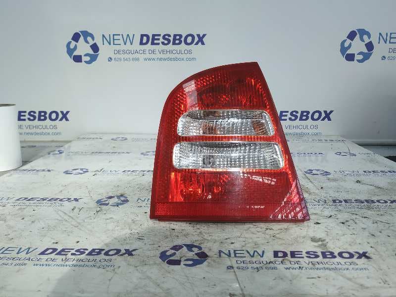 Recambio de PILOTO TRASERO IZQUIERDO para SKODA OCTAVIA BERLINA (1U2) Ambiente AVV referencia OEM IAM 1U6945257   - GRIS