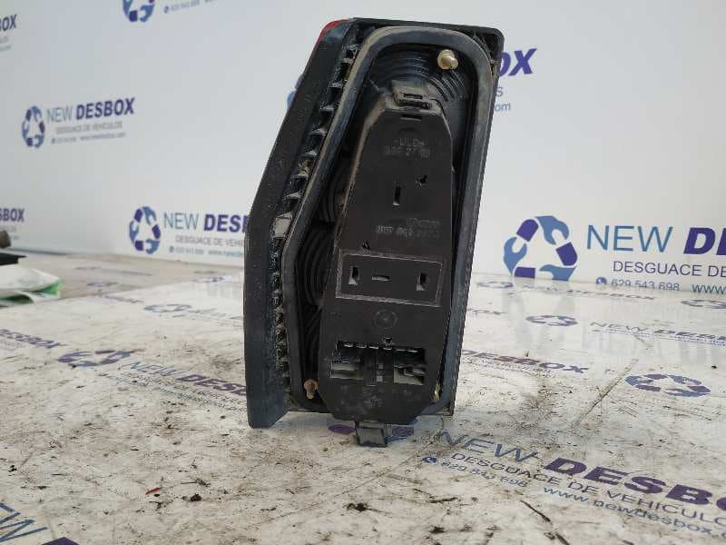 Recambio de PILOTO TRASERO DERECHO para VOLKSWAGEN POLO (867/871/873) Básico / C Berlina GL referencia OEM IAM 871945112A   - VERDE 4