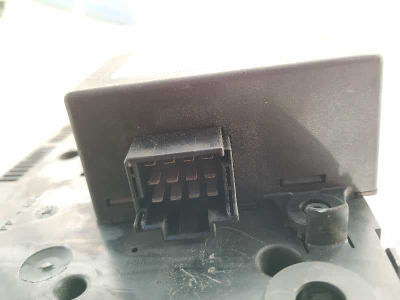 Recambio de CUADRO INSTRUMENTOS para MERCEDES-BENZ SPRINTER (W901,W903) COMBI * 612981     referencia OEM IAM DCA0014468521   - BLANCO 4