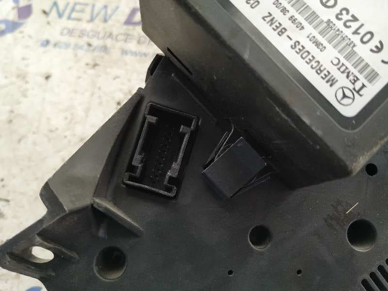 Recambio de CUADRO INSTRUMENTOS para MERCEDES-BENZ SPRINTER (W901,W903) COMBI * 612981     referencia OEM IAM DCA0014468521   - BLANCO 7
