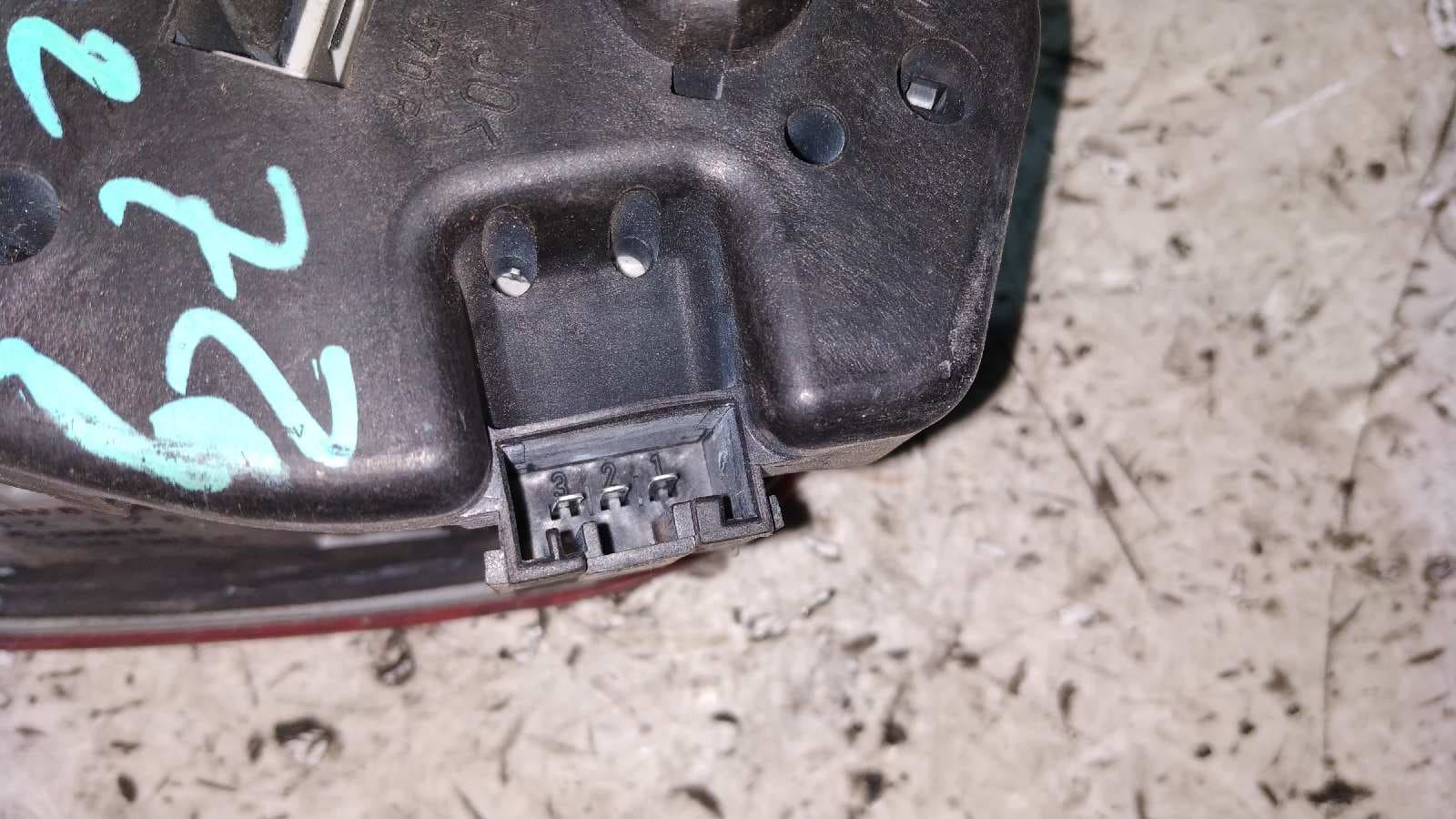 Recambio de PILOTO PORTON DERECHO para BMW SERIE 3 BERLINA (E46) 194E1G referencia OEM IAM 8364924   - AZUL 4