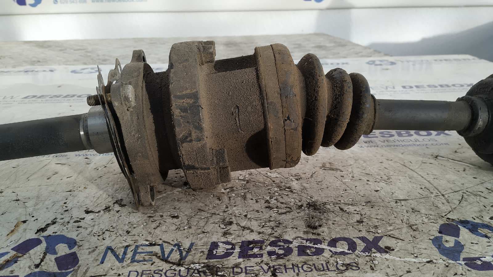 Recambio de TRANSMISION DELANTERA DERECHA para CHRYSLER VOYAGER (GS) 2.5 Turbodiesel ENC referencia OEM IAM    - NEGRO 4