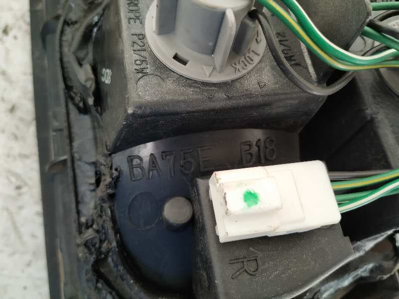 Recambio de PILOTO TRASERO DERECHO para NISSAN ALMERA (N15) Ambiente (1998) GA16DE referencia OEM IAM BA75EB18   - AZUL 2