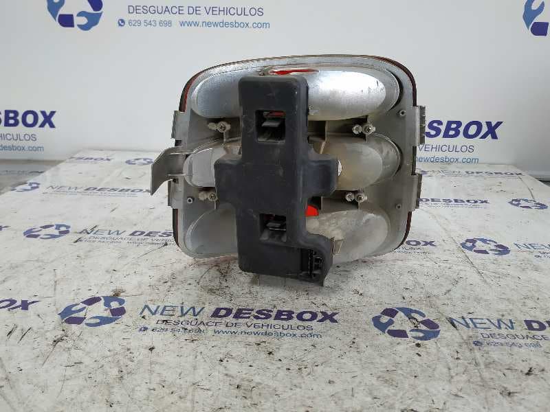 Recambio de PILOTO TRASERO DERECHO para FIAT BRAVA (182) 1.4 12V S 182A3000 referencia OEM IAM 37200751   - BLANCO 4