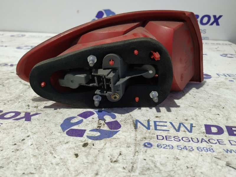 Recambio de PILOTO TRASERO DERECHO para ALFA ROMEO 147 (190) 1.6 16V CAT referencia OEM IAM 46556347   - PLATA 3