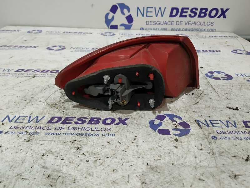 Recambio de PILOTO TRASERO DERECHO para ALFA ROMEO 147 (190) 1.9 JTD Distinctive 937A2000 referencia OEM IAM 46556347   - VERDE 2