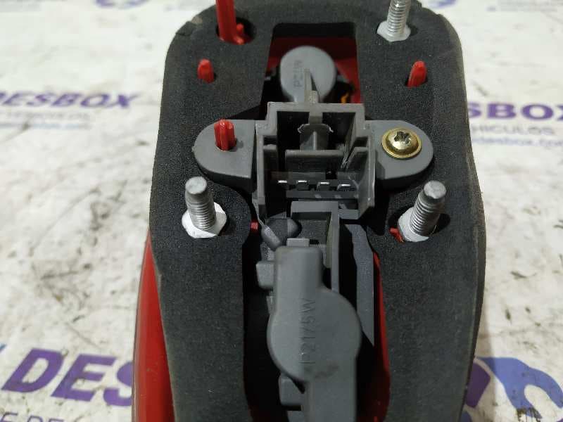 Recambio de PILOTO TRASERO DERECHO para ALFA ROMEO 147 (190) 1.9 JTD Distinctive 937A2000 referencia OEM IAM 46556347   - VERDE 3
