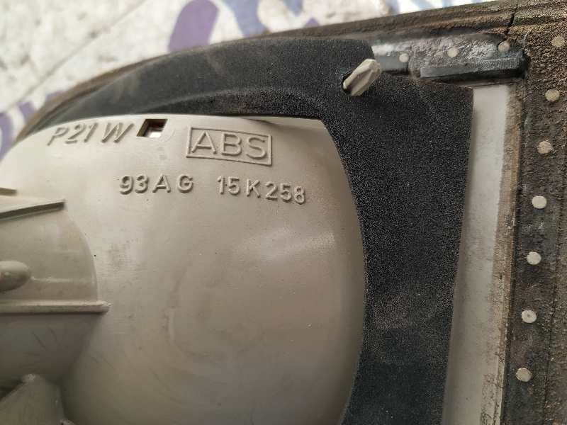 Recambio de PILOTO PORTON DERECHO para FORD ESCORT BERLINA/TURNIER 1.8 Diesel RTF referencia OEM IAM 93AG15K258   - BLANCO 2