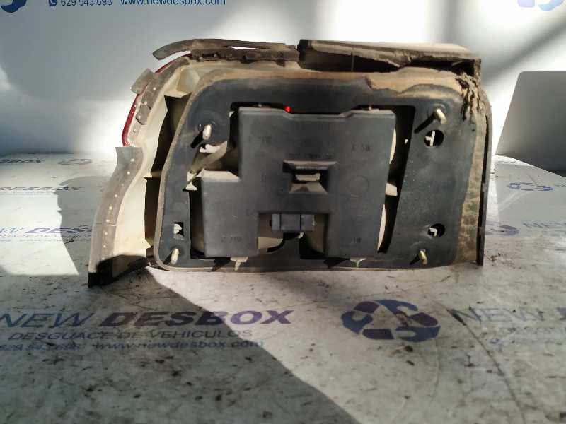Recambio de PILOTO TRASERO DERECHO para FORD ESCORT BERL./TURNIER Atlanta Berlina RFS referencia OEM IAM 93AG12N004AA   - BLANCO 2
