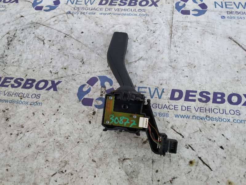 Recambio de MANDO INTERMITENTES para VOLKSWAGEN CADDY KA/KB (2K) 1.9 TDI BLS referencia OEM IAM 01103500   - BLANCO 4