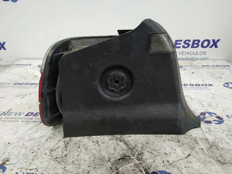 Recambio de PILOTO TRASERO DERECHO para BMW SERIE 3 BERLINA (E36) 1.7 Turbodiesel CAT M41D18INTER referencia OEM IAM    - VERDE 2