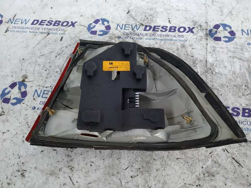 Recambio de PILOTO TRASERO IZQUIERDO para OPEL VECTRA B BERLINA 1.6 X16XEL referencia OEM IAM 37370751   - AZUL 4