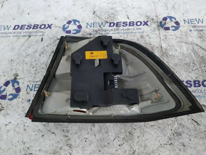 Recambio de PILOTO TRASERO IZQUIERDO para OPEL VECTRA B BERLINA 1.7 Turbodiesel (17 DT / LU8) X17DTTC4EE1 referencia OEM IAM 300496A0   - BLANCO 4