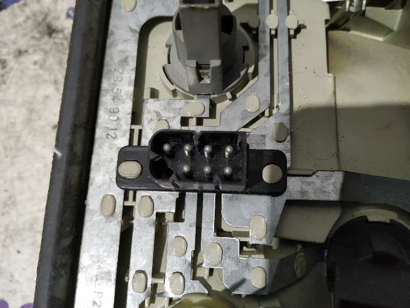 Recambio de PILOTO TRASERO IZQUIERDO para BMW SERIE 3 COUPE (E36) 1.8 16V CAT 184S1 referencia OEM IAM 1387653   - BLANCO 4