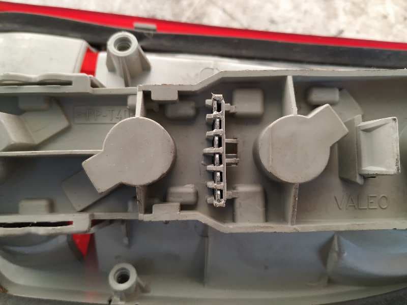 Recambio de PILOTO TRASERO IZQUIERDO para OPEL CORSA A 1.2 C12NZ referencia OEM IAM    - VIOLETA 3
