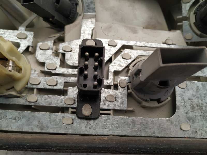 Recambio de PILOTO TRASERO DERECHO para BMW SERIE 3 COUPE (E36) M52B206S3 referencia OEM IAM 1387654 4
