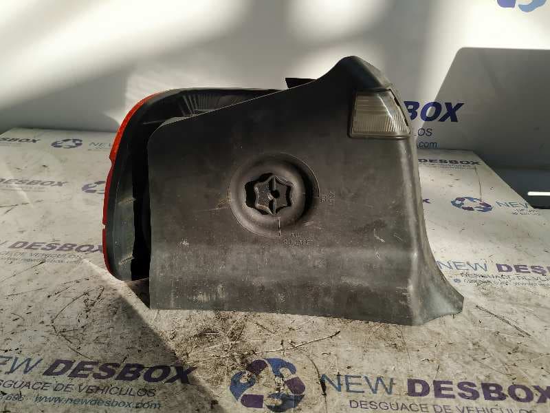 Recambio de PILOTO TRASERO DERECHO para BMW SERIE 3 BERLINA (E36) 316i M43B16 referencia OEM IAM    -           ROJO 2
