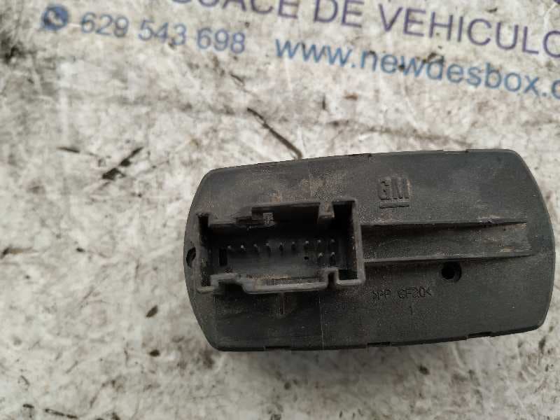 Recambio de MANDO ELEVALUNAS DELANTERO IZQUIERDO para OPEL CORSA D 1.3 16V CDTI Z13DTR referencia OEM IAM 13258521AA   - NEGRO 3