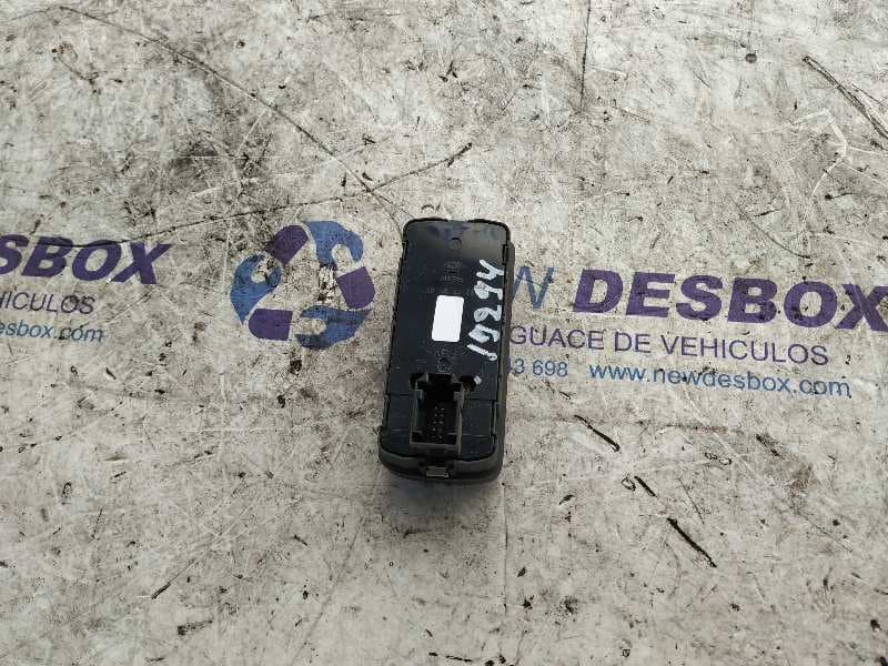 Recambio de MANDO ELEVALUNAS DELANTERO IZQUIERDO para OPEL VECTRA C BERLINA Comfort Y20DTH referencia OEM IAM 687833988   - AZUL GRIS 2