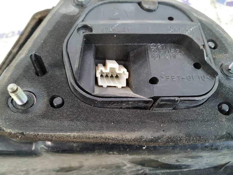 Recambio de PILOTO TRASERO IZQUIERDO para MITSUBISHI GALANT BERLINA (E50) 2000 V6 24V Berlina (4-ptas.) 6A12 referencia OEM IAM 0431593L   - VERDE 3
