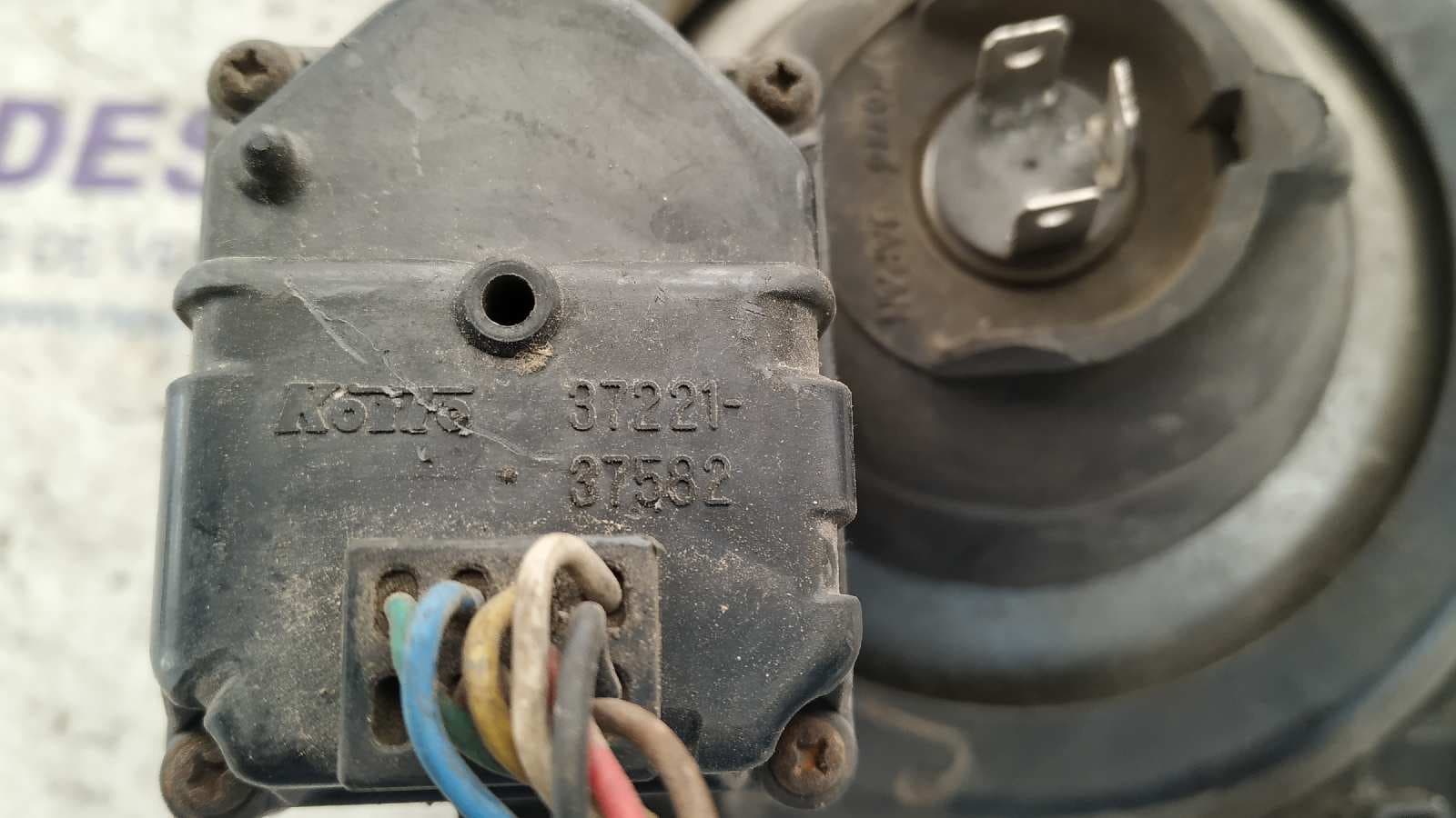Recambio de FARO DERECHO para MITSUBISHI MONTERO (L040) referencia OEM IAM 028457 3