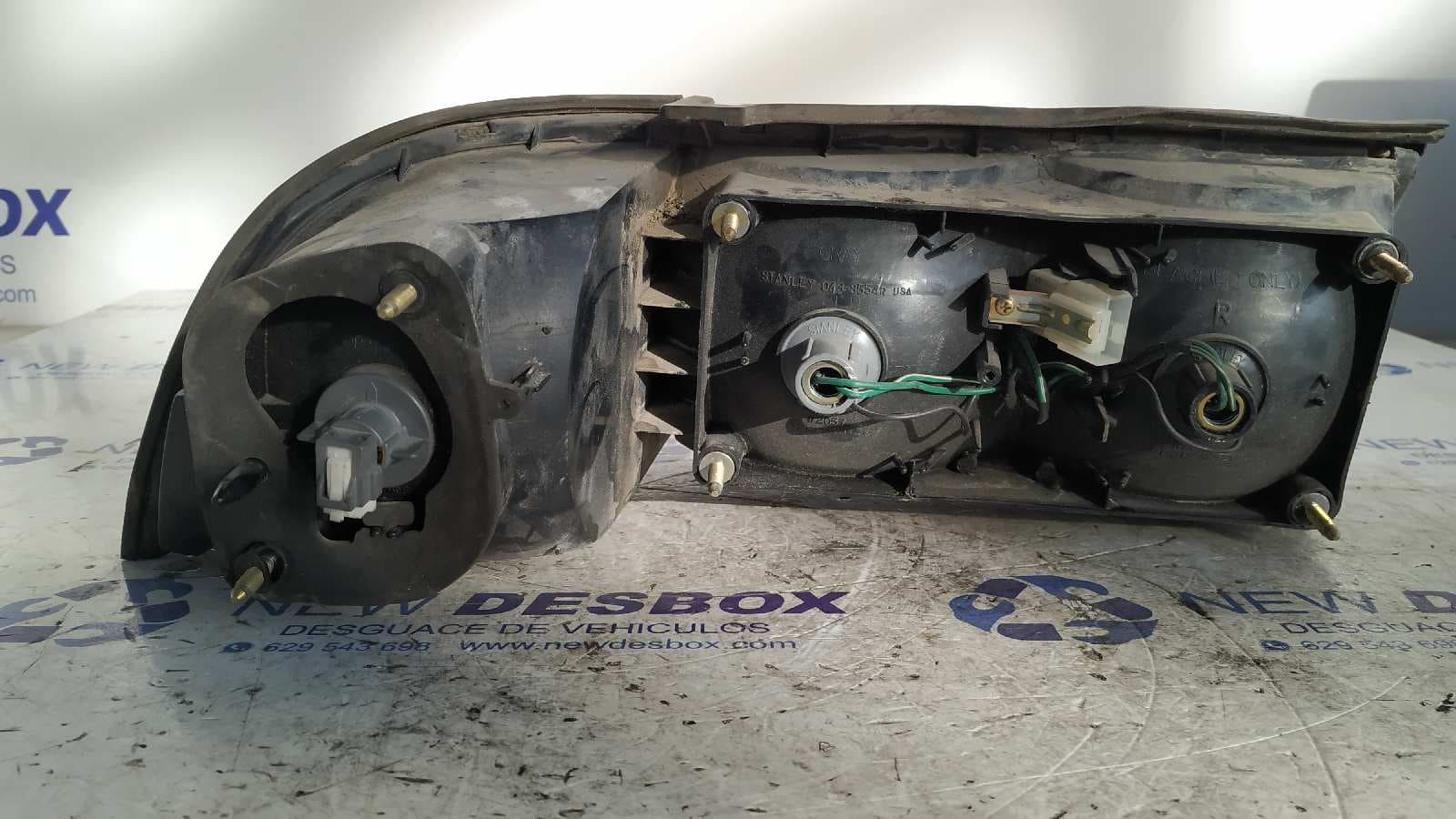Recambio de PILOTO TRASERO DERECHO para MITSUBISHI ECLIPSE (D20) referencia OEM IAM 0438554 6