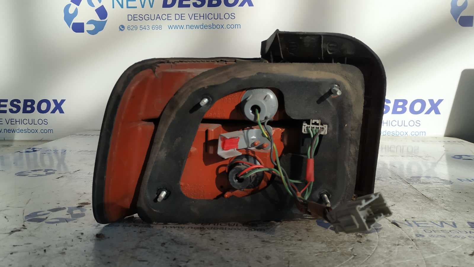 Recambio de PILOTO TRASERO DERECHO para HONDA ACCORD (CB/CC) referencia OEM IAM RR8443 6