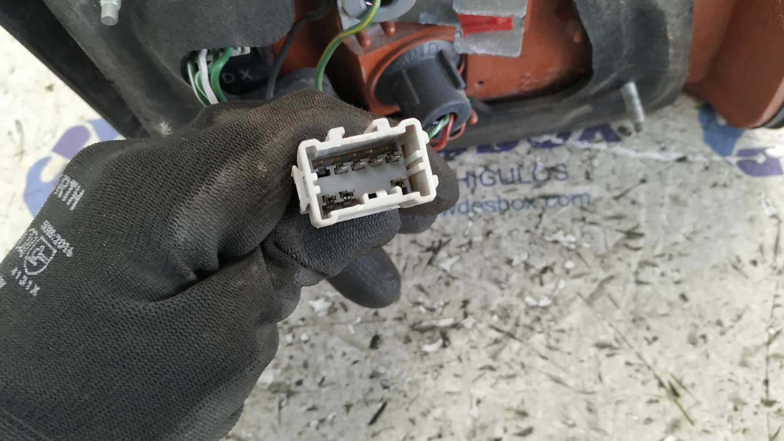 Recambio de PILOTO TRASERO IZQUIERDO para HONDA ACCORD (CB/CC) referencia OEM IAM RR8443 4
