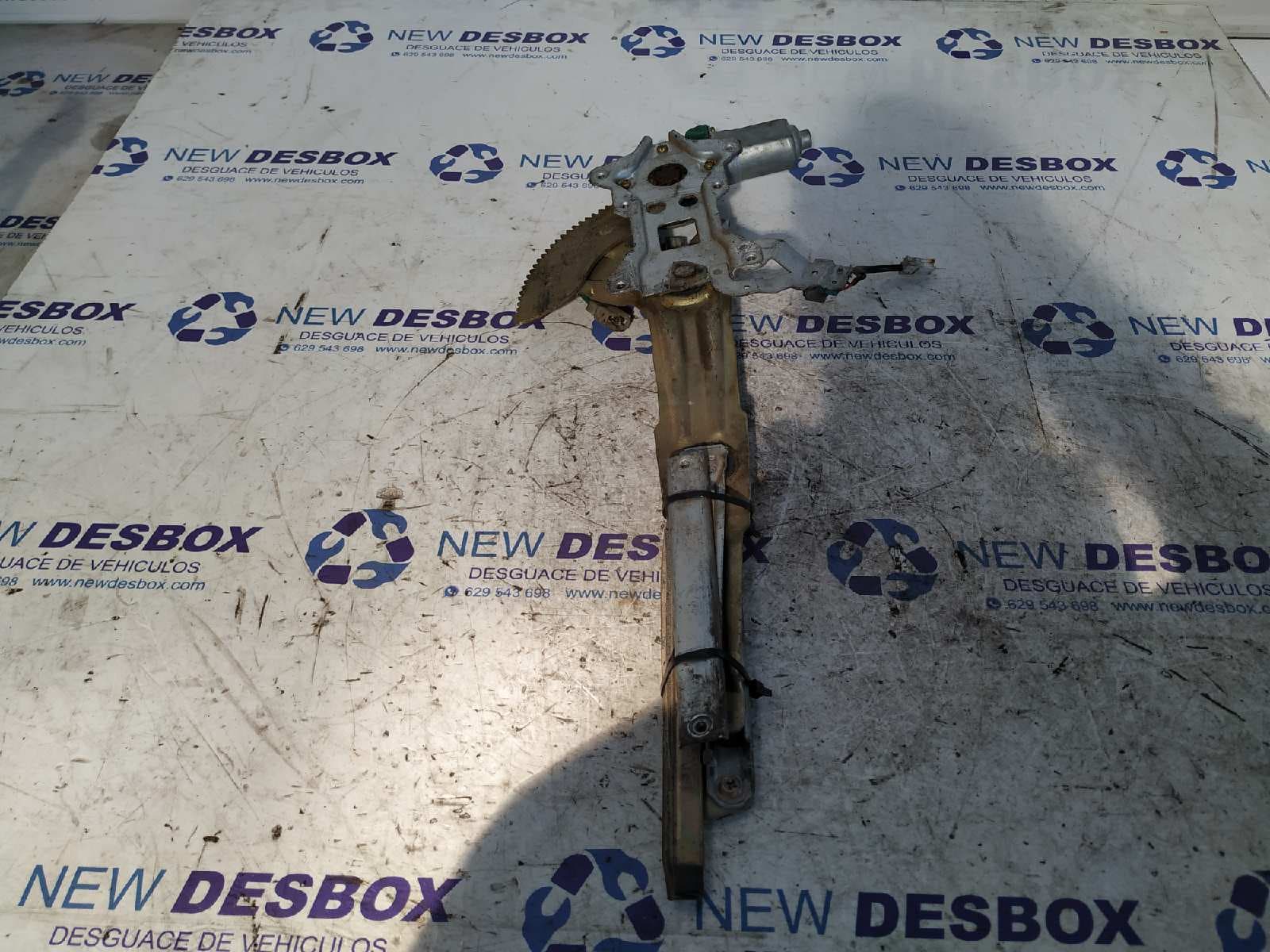 Recambio de ELEVALUNAS DELANTERO IZQUIERDO para MITSUBISHI L 200 (K34T) 2.5 Turbodiesel 4D56 referencia OEM IAM M8144595   - ROJO 4