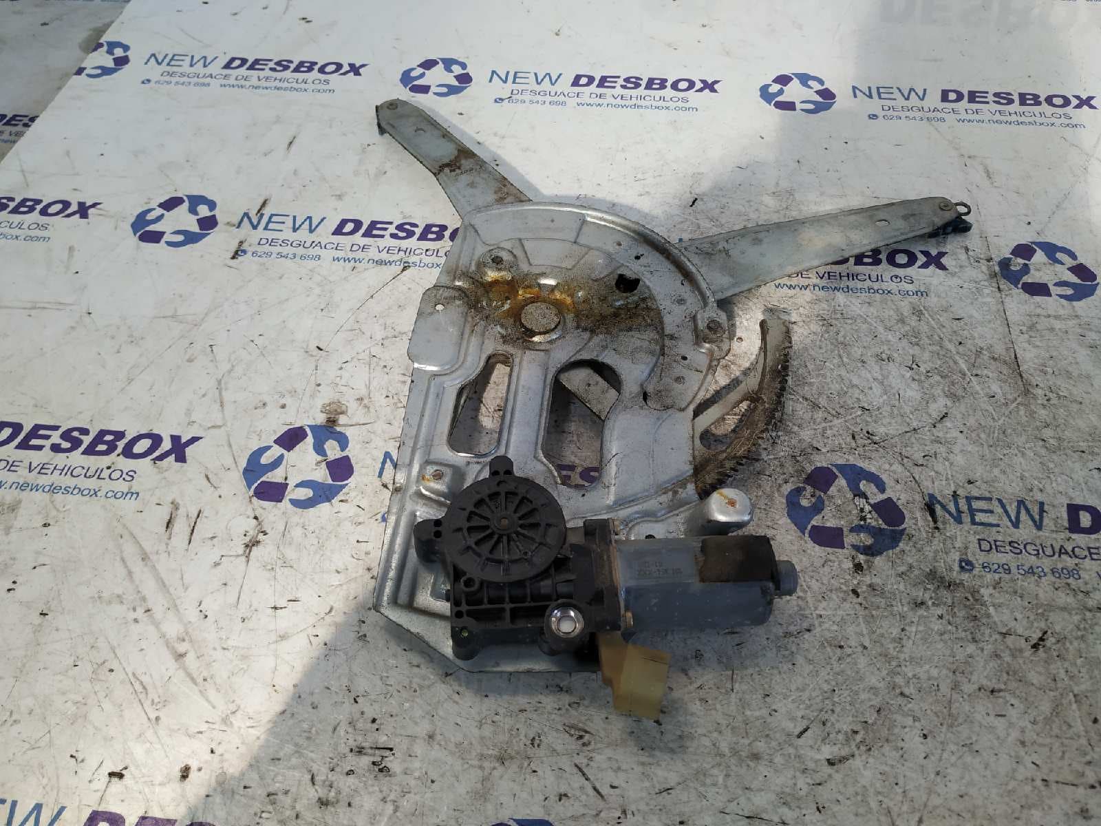 Recambio de ELEVALUNAS DELANTERO DERECHO para VOLVO S60 BERLINA 2.4 Diesel CAT D5244T referencia OEM IAM 8626850   - VERDE