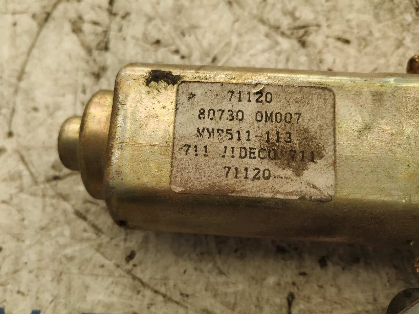 Recambio de ELEVALUNAS DELANTERO DERECHO para NISSAN ALMERA (N15) Competence (1998) CD20 referencia OEM IAM 807300M007   - ROJO 2