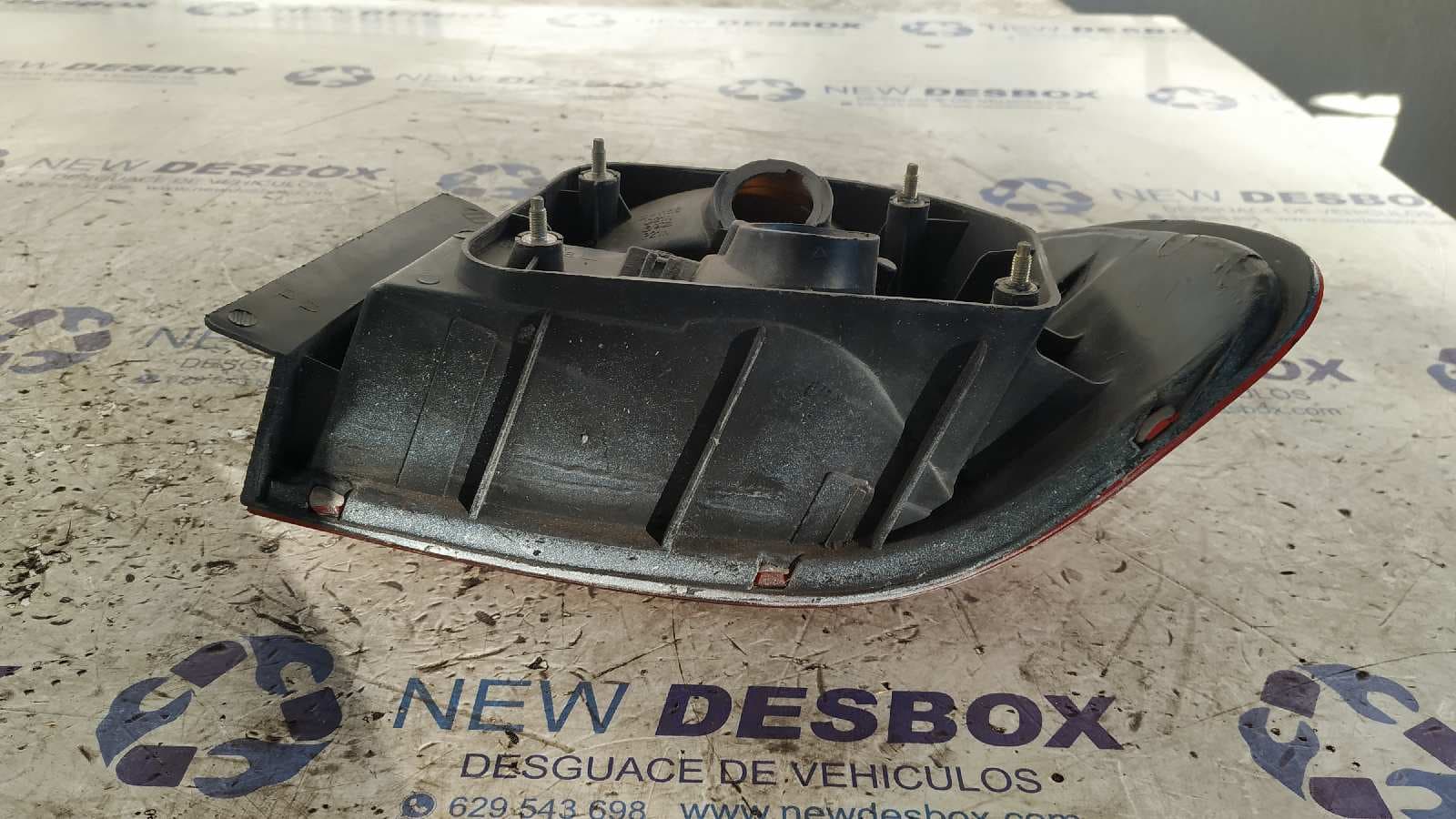 Recambio de PILOTO TRASERO IZQUIERDO para HONDA CIVIC BERLINA (EG/EH) referencia OEM IAM 0431128L 3