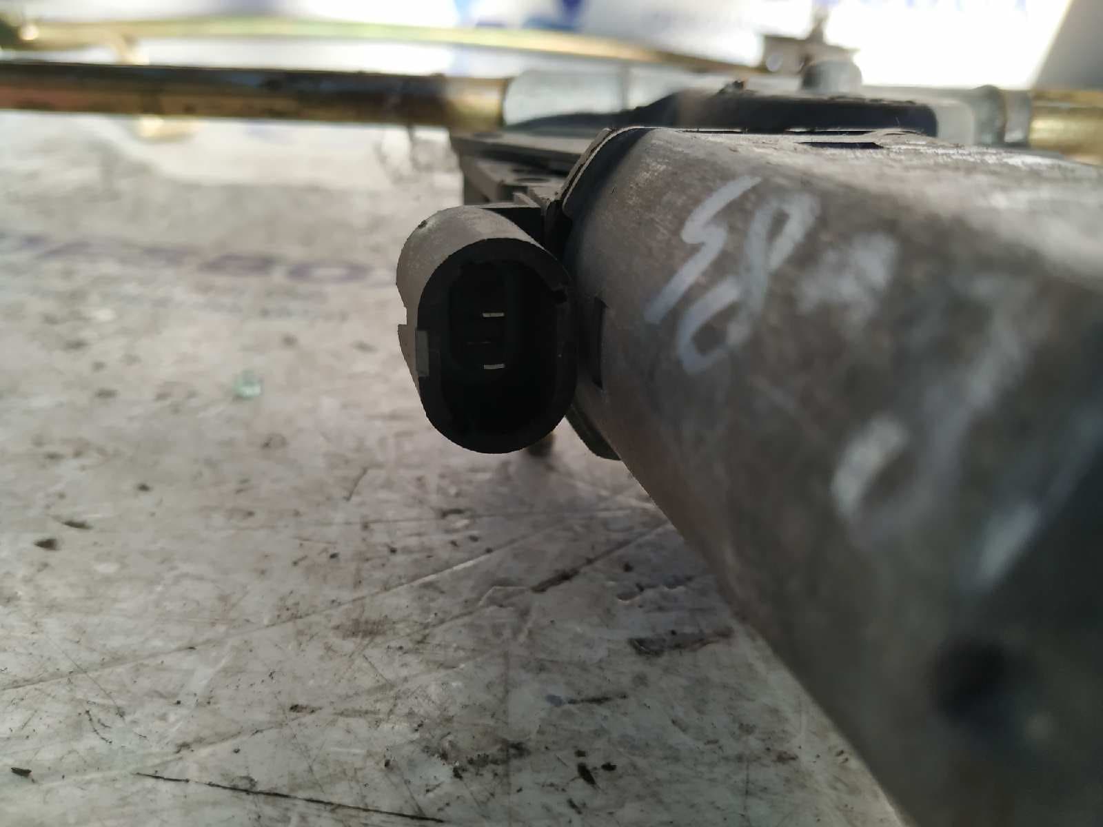 Recambio de ELEVALUNAS DELANTERO DERECHO para RENAULT CLIO II FASE I (B/CBO) 1.4 Alize E6J referencia OEM IAM    - PLATA 3