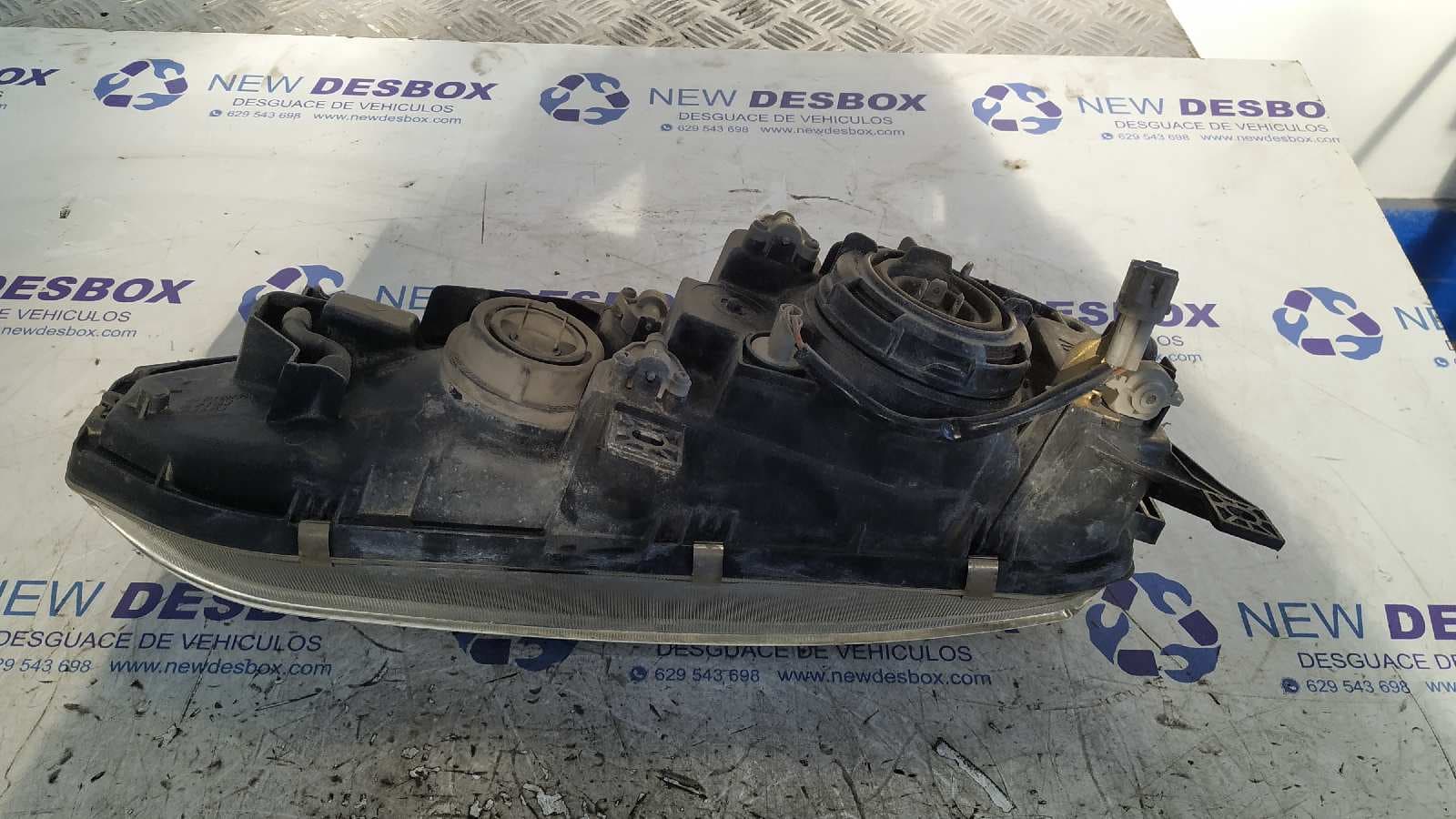 Recambio de FARO DERECHO para MITSUBISHI GALANT BERLINA (E50) referencia OEM IAM 10037833 4