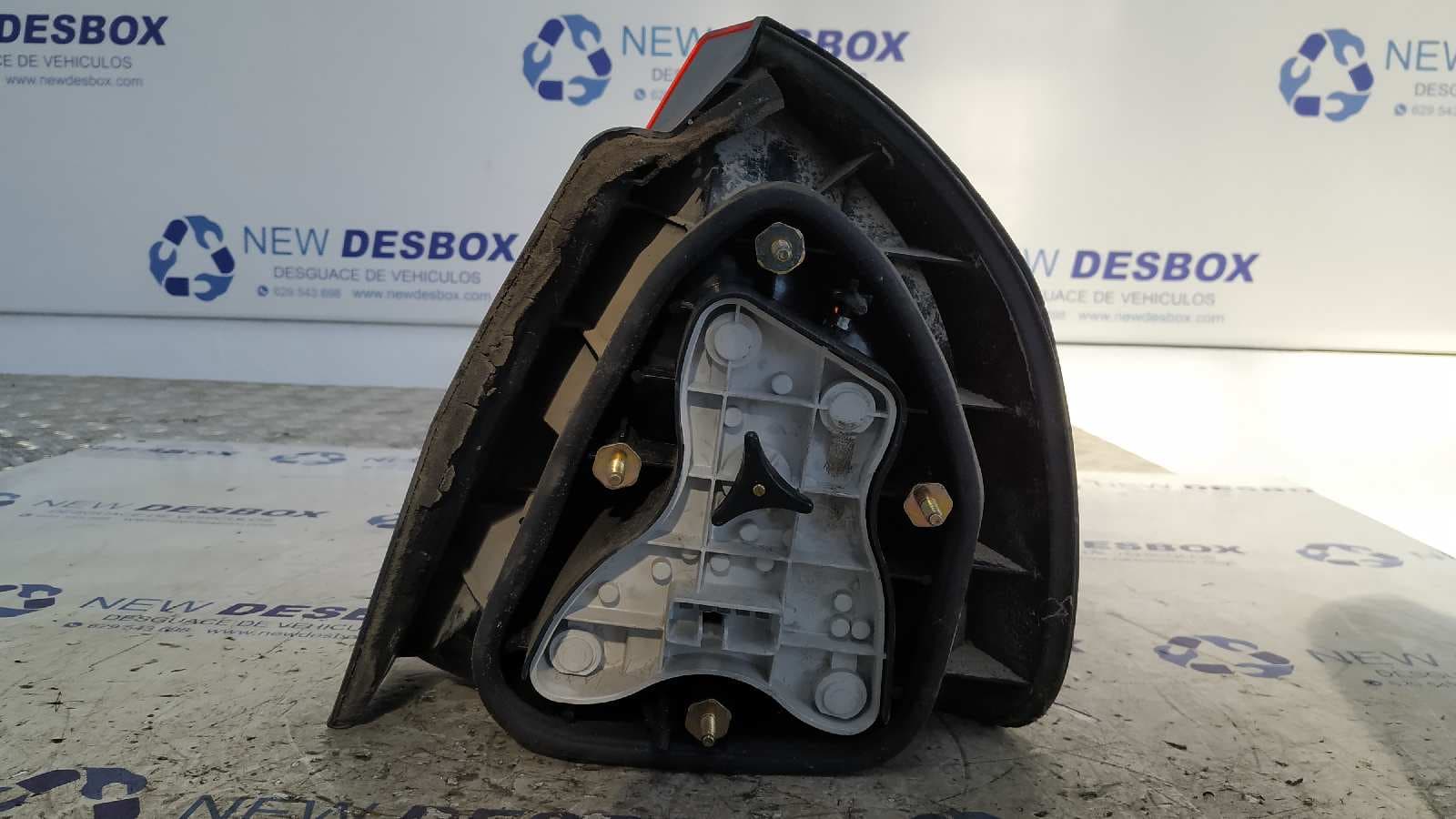 Recambio de PILOTO TRASERO IZQUIERDO para MITSUBISHI CARISMA BERLINA 4 (DA0) referencia OEM IAM 29210102 4