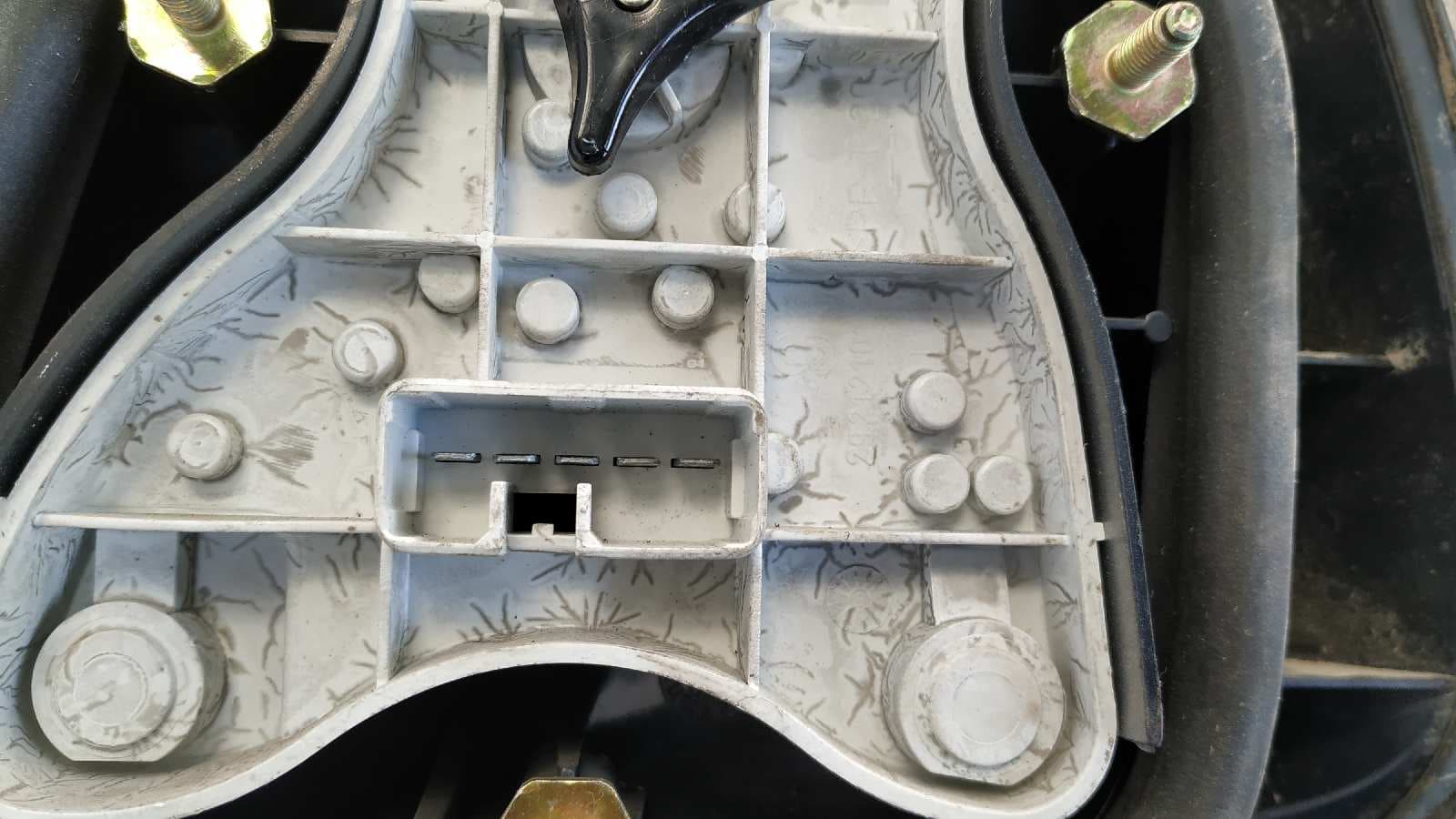 Recambio de PILOTO TRASERO IZQUIERDO para MITSUBISHI CARISMA BERLINA 4 (DA0) referencia OEM IAM 29210102 5