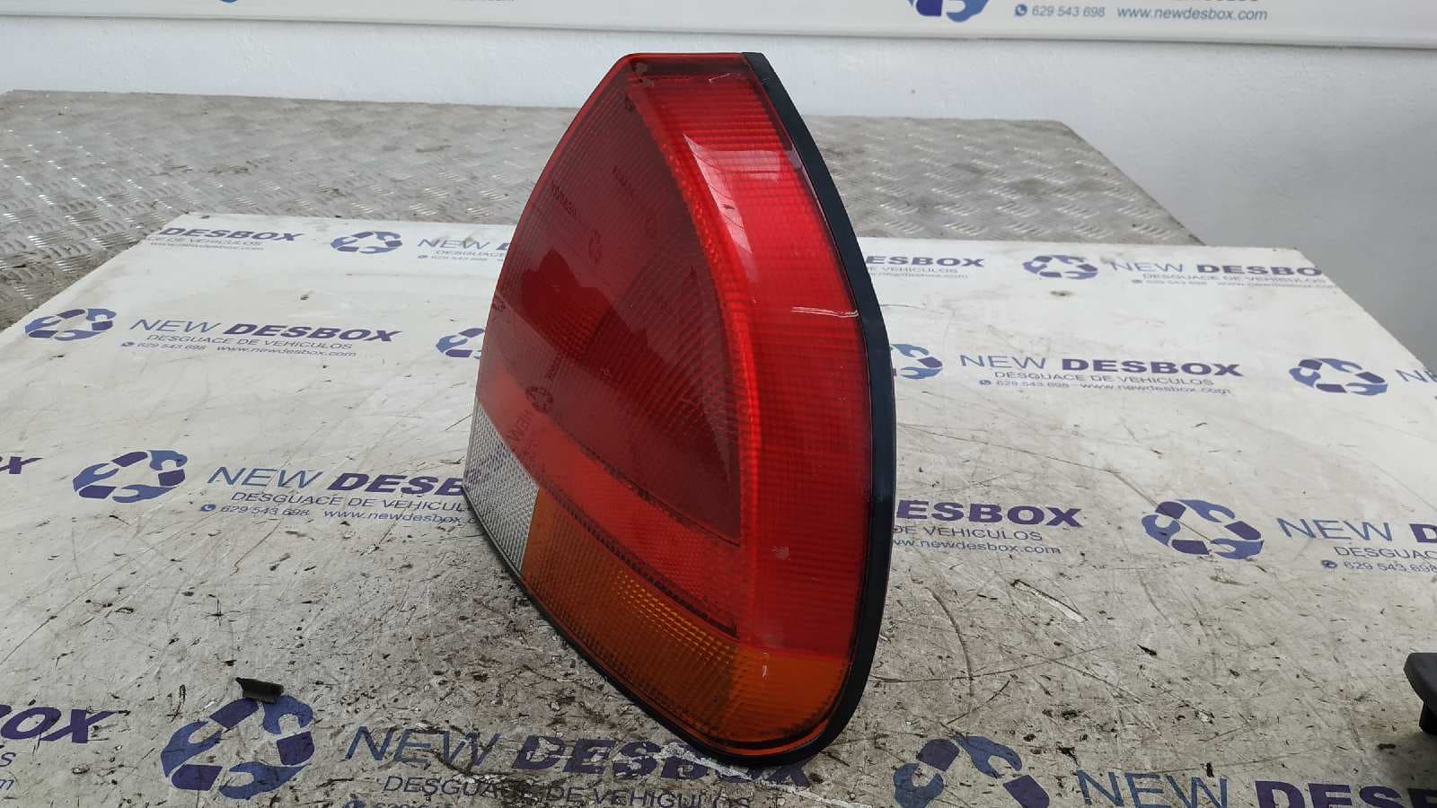Recambio de PILOTO TRASERO DERECHO para MITSUBISHI CARISMA BERLINA 4 (DA0) referencia OEM IAM 29210202 3