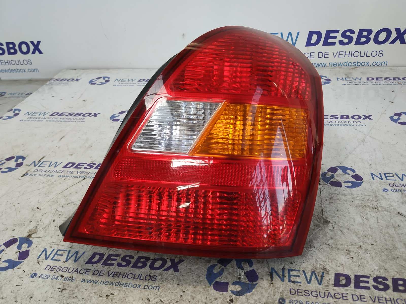 Recambio de PILOTO TRASERO DERECHO para HYUNDAI ELANTRA (XD) 1.6 Comfort (4-ptas.) G4EDG referencia OEM IAM    - BLANCO