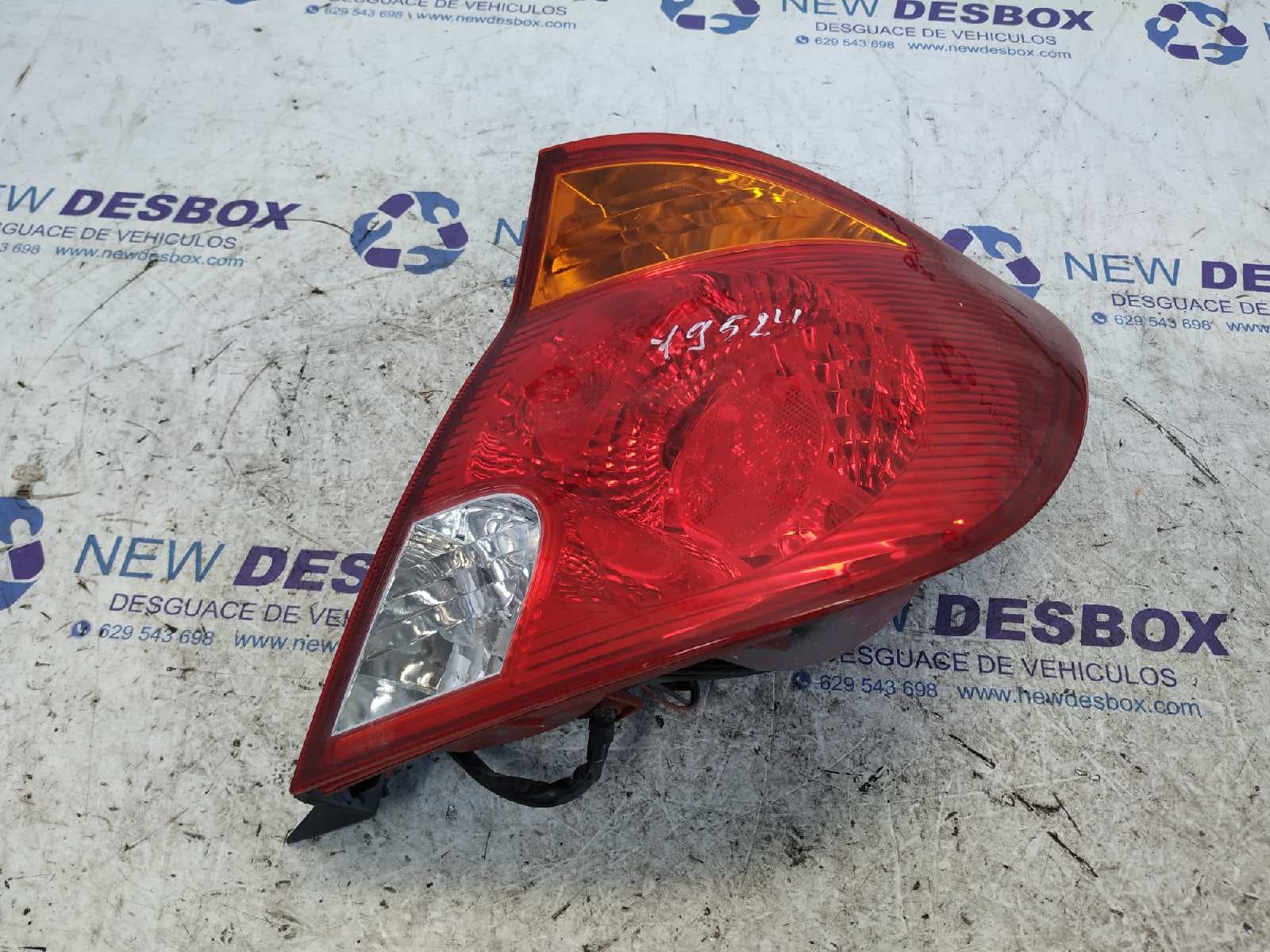 Recambio de PILOTO TRASERO DERECHO para HYUNDAI ACCENT (LC) GLS G4EDG referencia OEM IAM    - DORADO