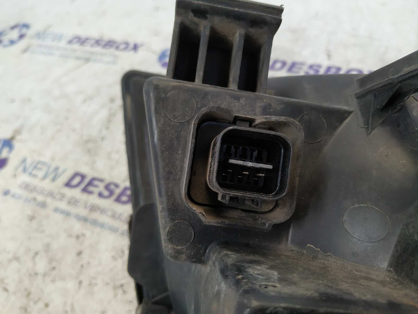 Recambio de FARO IZQUIERDO para HYUNDAI H1 2.5 CRDi CAT D4CB referencia OEM IAM    - BLANCO 2