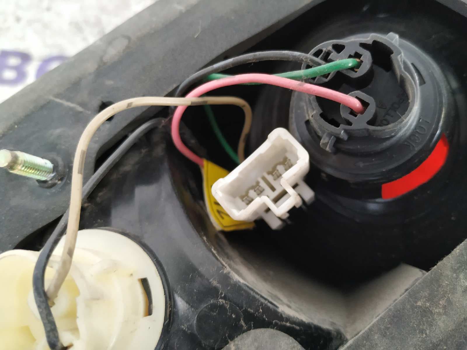 Recambio de PILOTO TRASERO DERECHO para HYUNDAI ELANTRA (XD) 1.6 Comfort (4-ptas.) G4EDG referencia OEM IAM    - AZUL 2