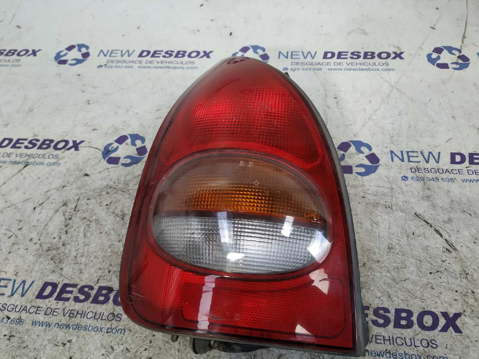 Recambio de PILOTO TRASERO IZQUIERDO para HYUNDAI LANTRA BERLINA (RD) 1.6 CAT G4GR referencia OEM IAM 000302   - BLANCO