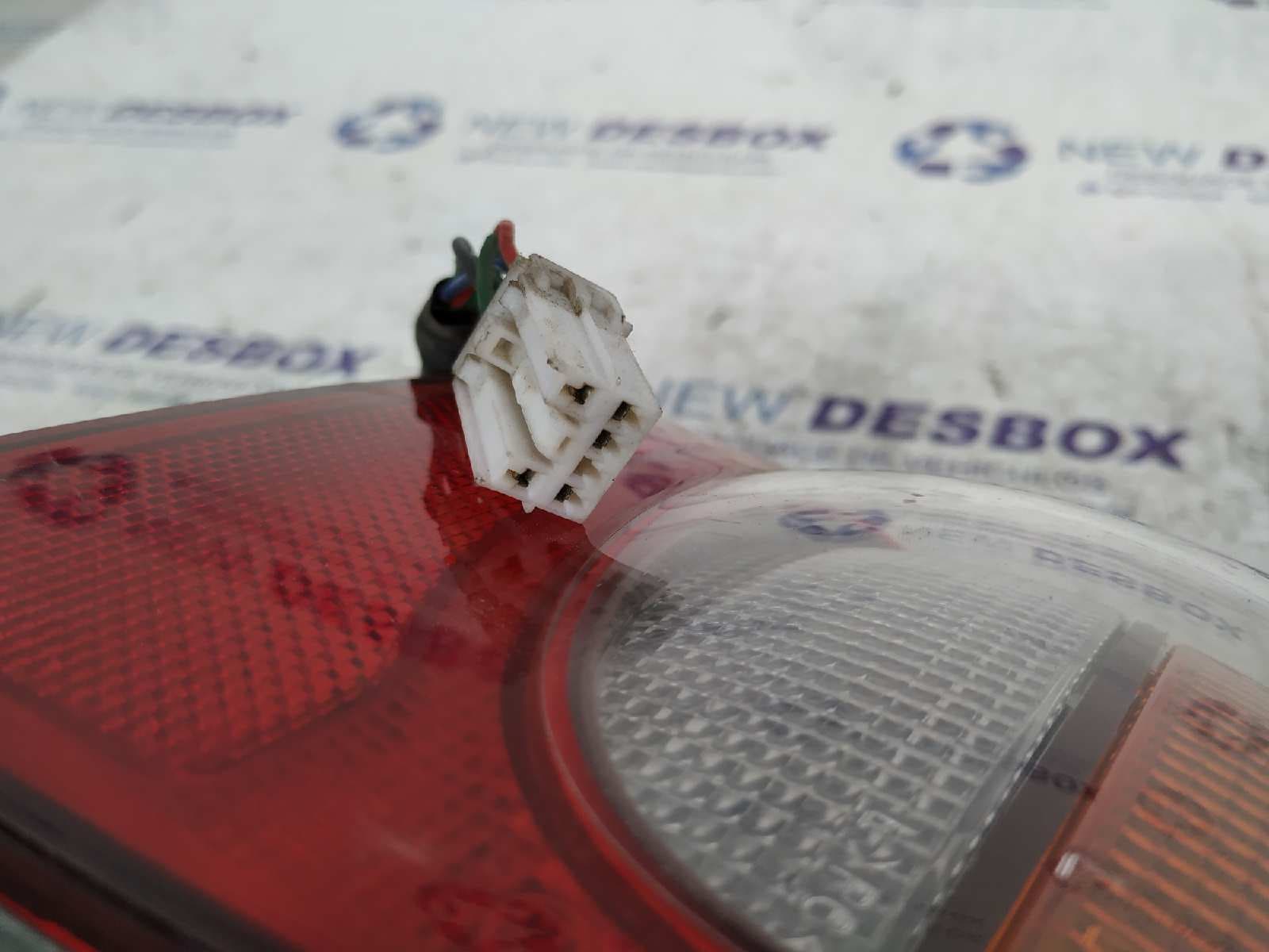 Recambio de PILOTO TRASERO IZQUIERDO para HYUNDAI LANTRA BERLINA (RD) 1.6 CAT G4GR referencia OEM IAM 000302   - BLANCO 2